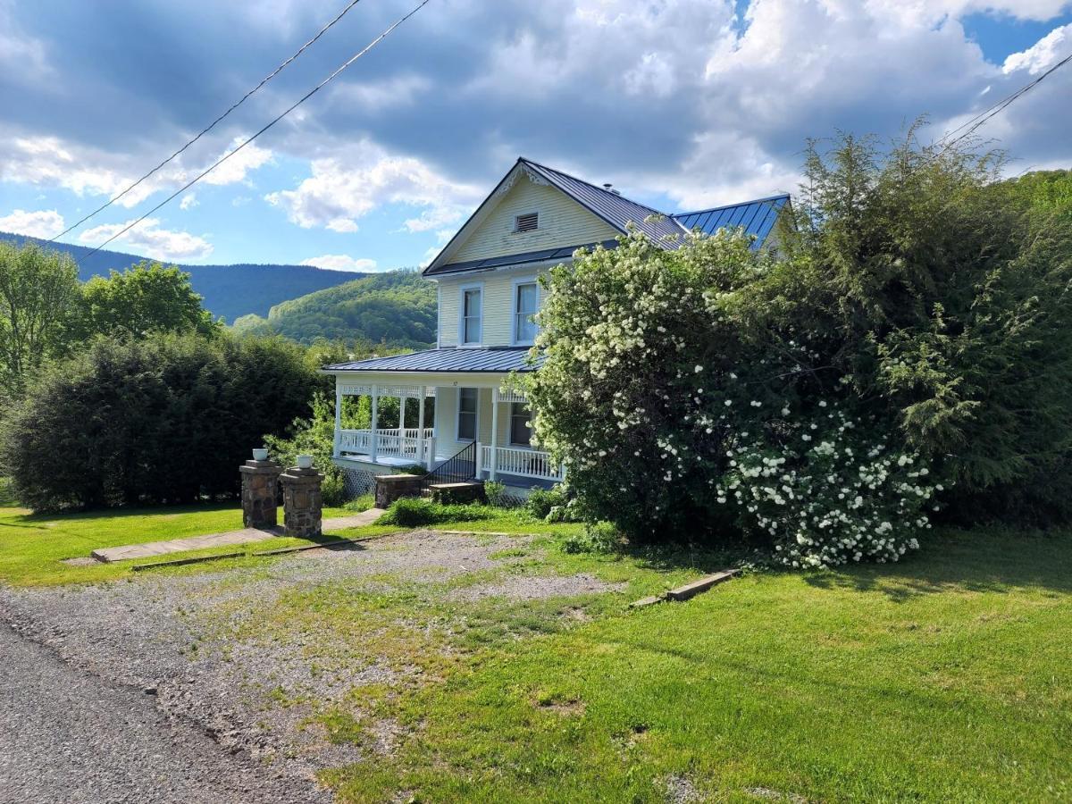 Basecampwv-Durbin. Spacious 4 Bedroom House W/Yard Kültér fotó